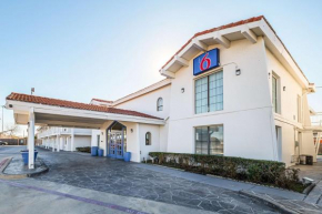  Motel 6-Grand Prairie, TX - Interstate 30  Гранд Прейри